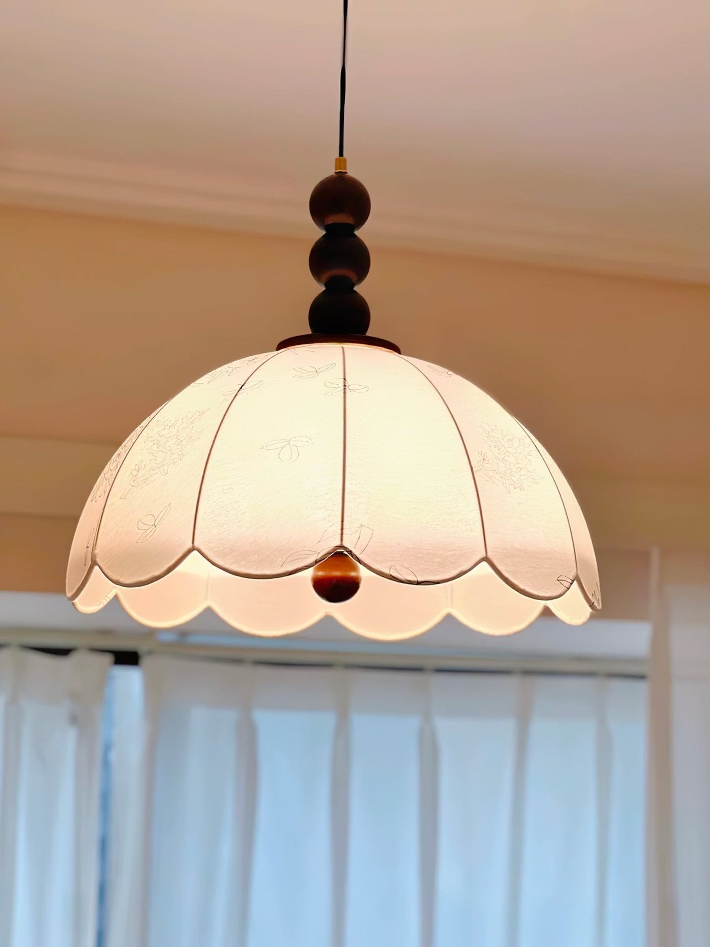 Blossom Fabric Pendant Light Dia 21.7″ x H 10.6″ / Dia 55cm x H 27cm / Beige Pendant light