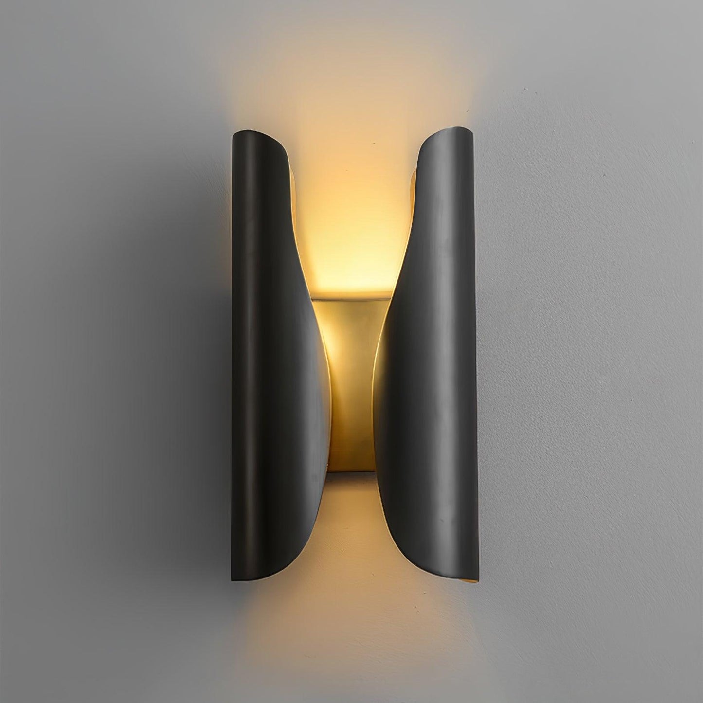 Guardian Wall Sconce W 8.3″ x H 15″ / W 21cm x H 38cm / Blackened Wall lamp