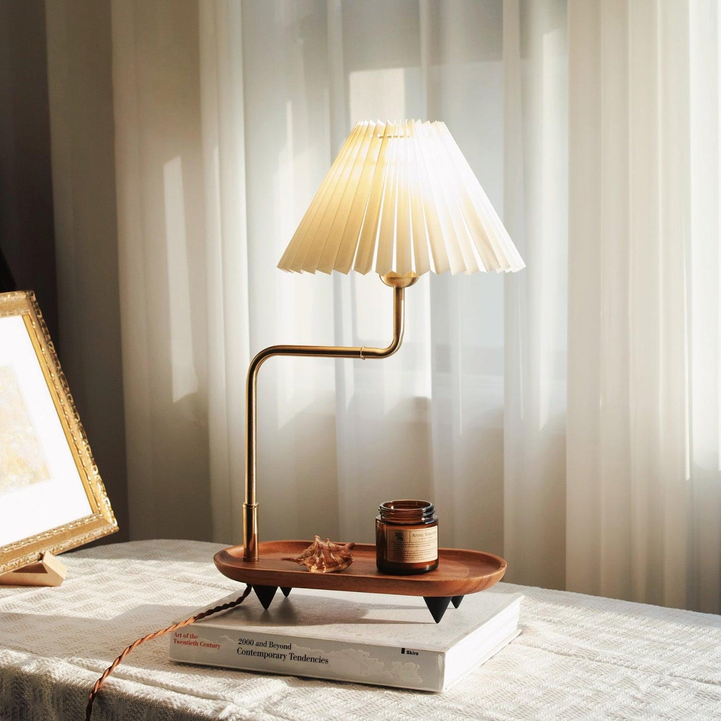 Pia TL Table Lamp L 11.8″ x W 7.9″ x H 20.1″ / L 30cm x W 20cm x H 51cm / Gold & White / US Plug Table lamp