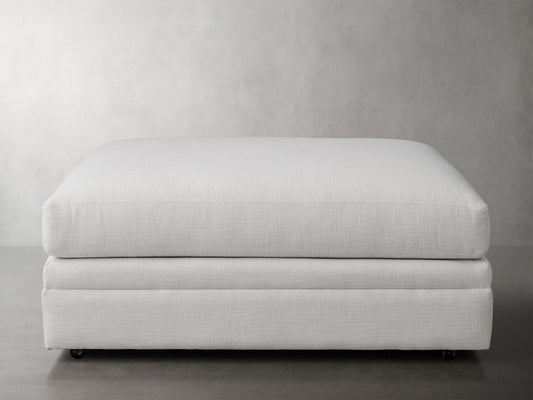 Pavo Ottoman