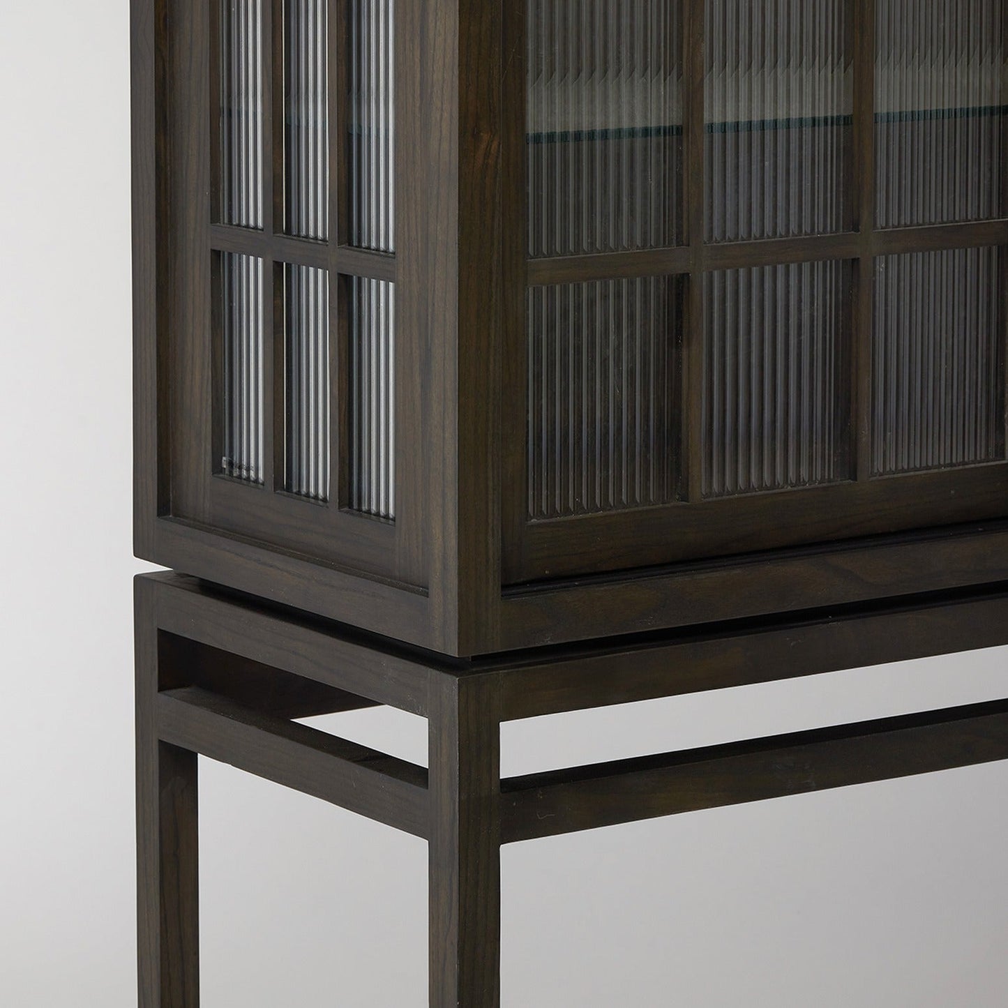 Interlude Hadley Cabinet