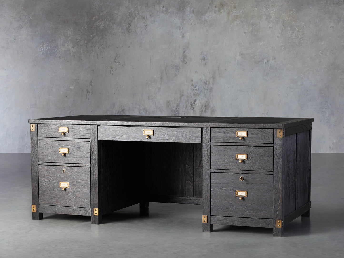 Telegraph Executive Desk
