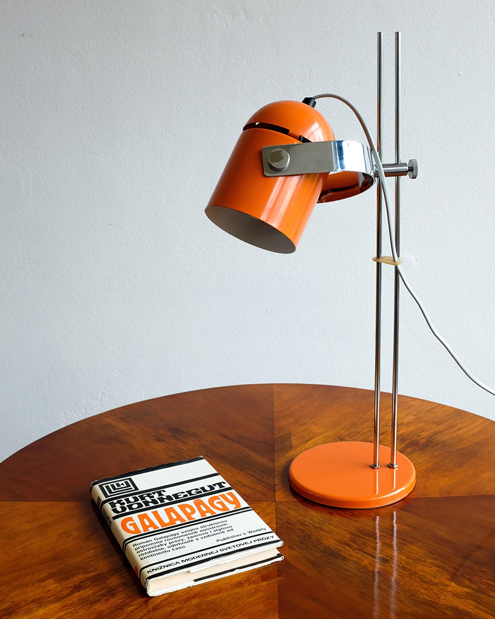 Adjusta Liftable Desk Lamp Table lamp