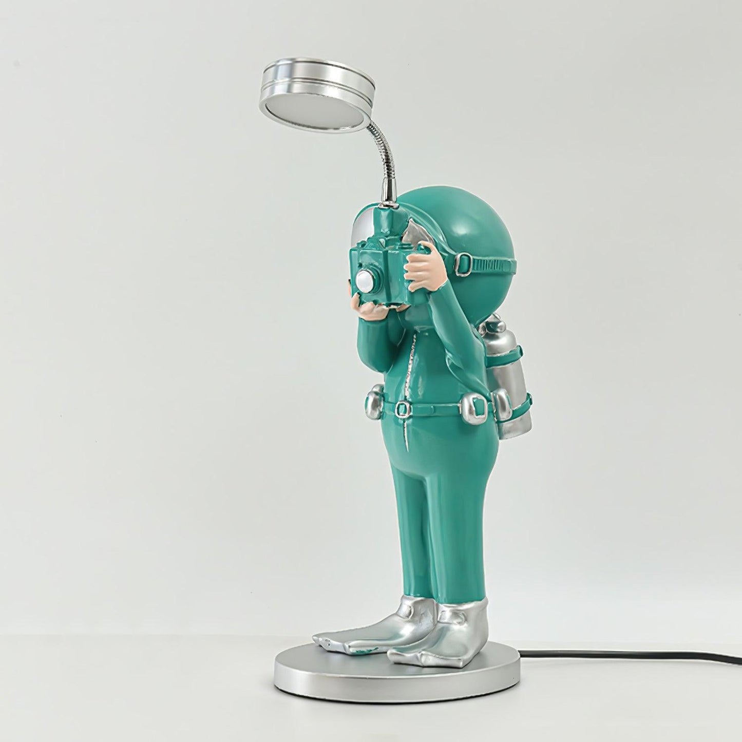 Adventurer Resin Table Lamp ? 7.1″ x H 10.6″ / Dia 17.5cm x H 26cm / Blue & Silver / US Plug Table lamp