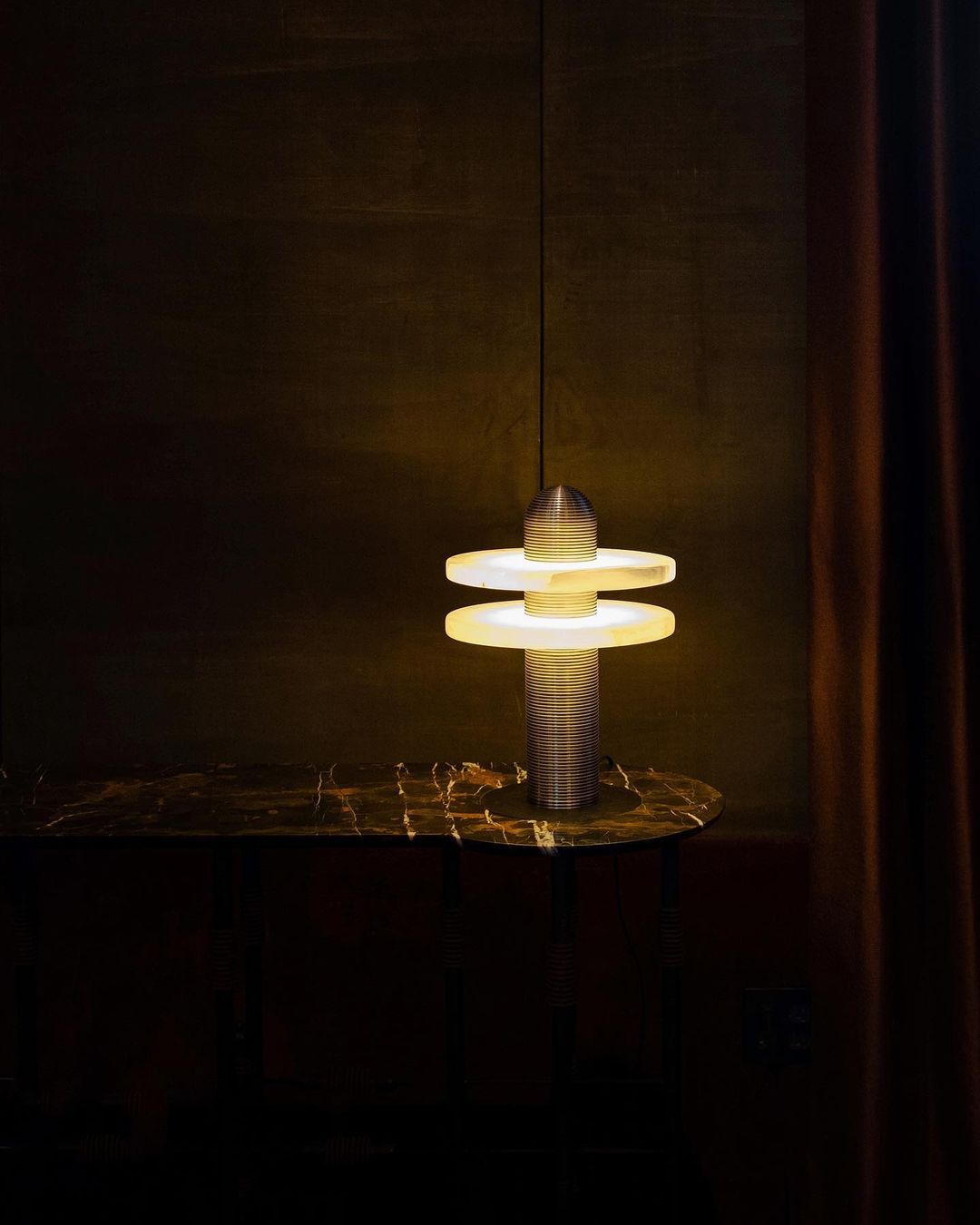 Alabaster Comet Table Lamp Table lamp