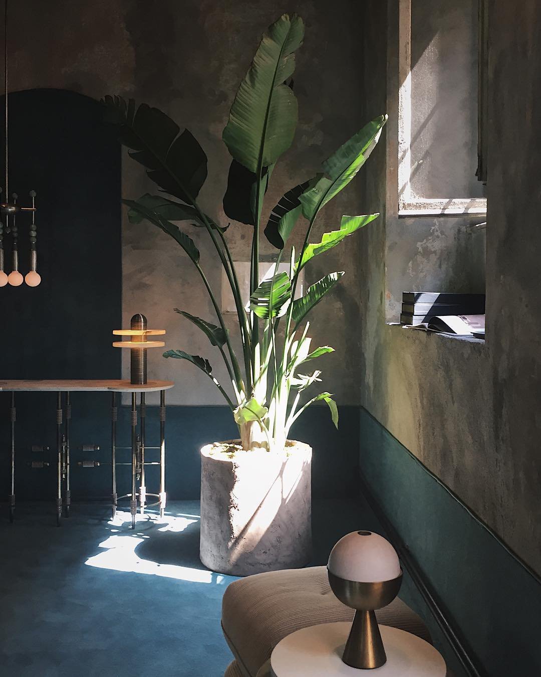 Alabaster Comet Table Lamp Table lamp