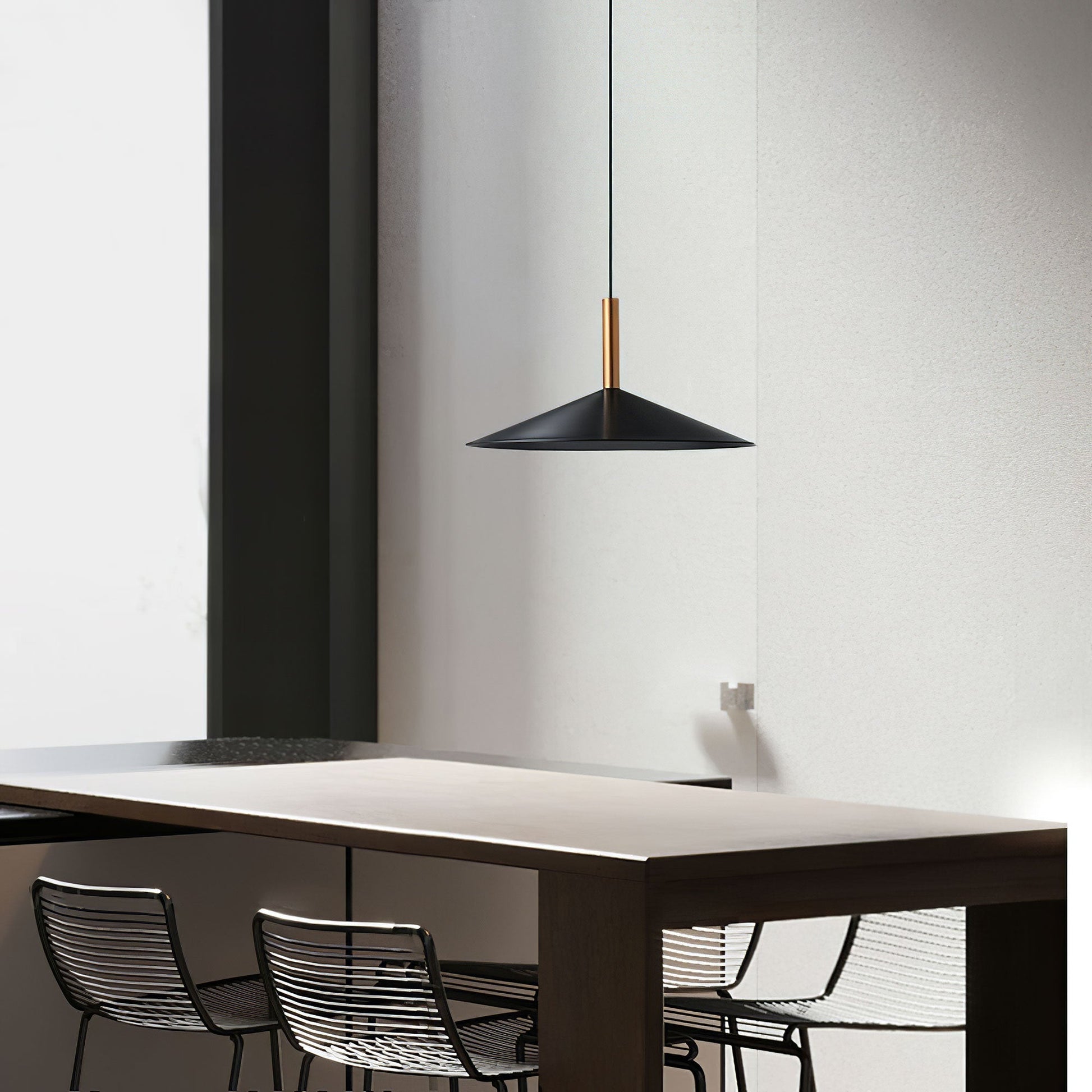 Altura Pendant Lamp Dia 12.8″ x H 9.1″ / Black / Warm Light Pendant light