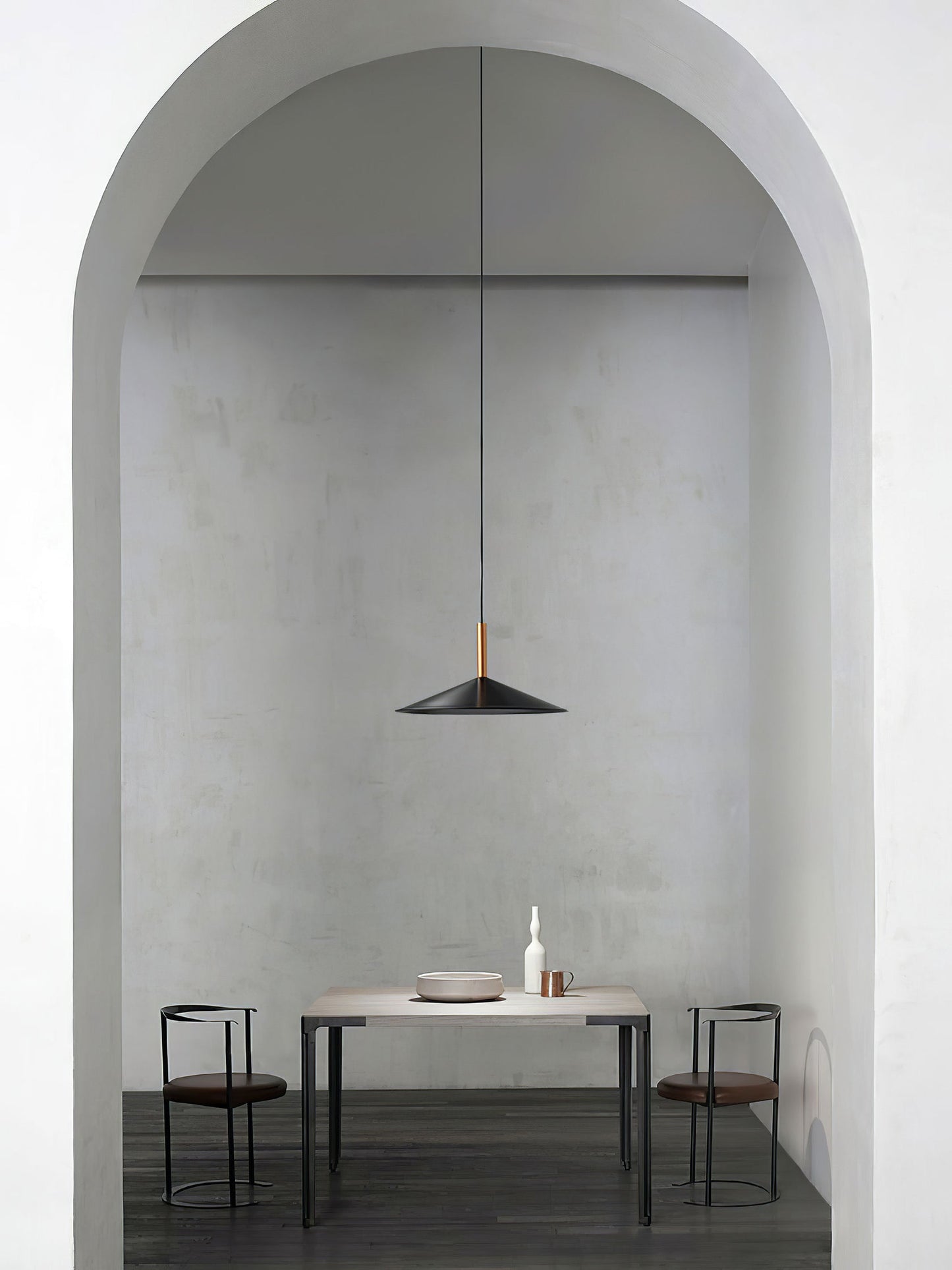 Altura Pendant Lamp Dia 12.8″ x H 9.1″ / Black / Warm Light Pendant light