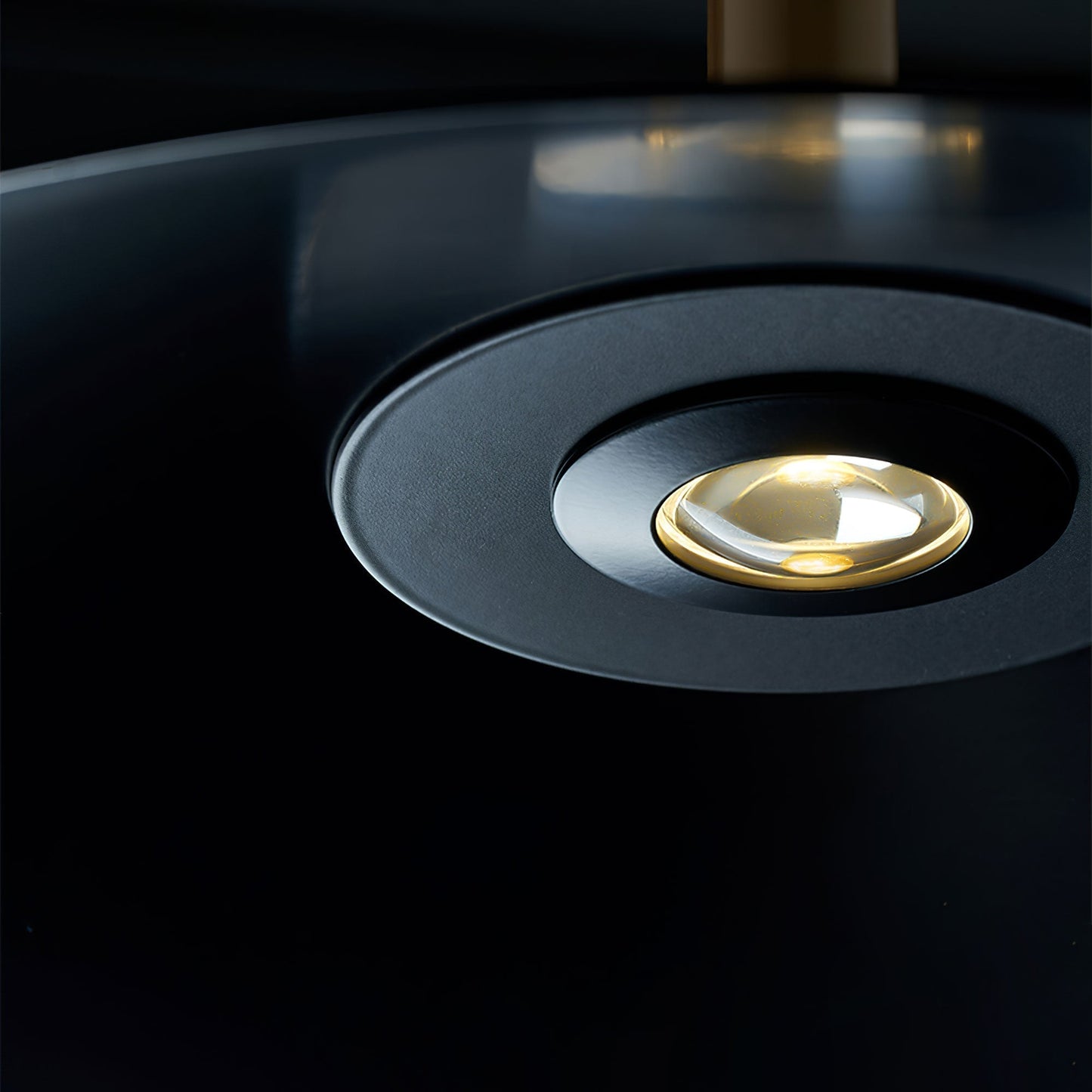 Altura Pendant Lamp Dia 12.8″ x H 9.1″ / Black / Warm Light Pendant light