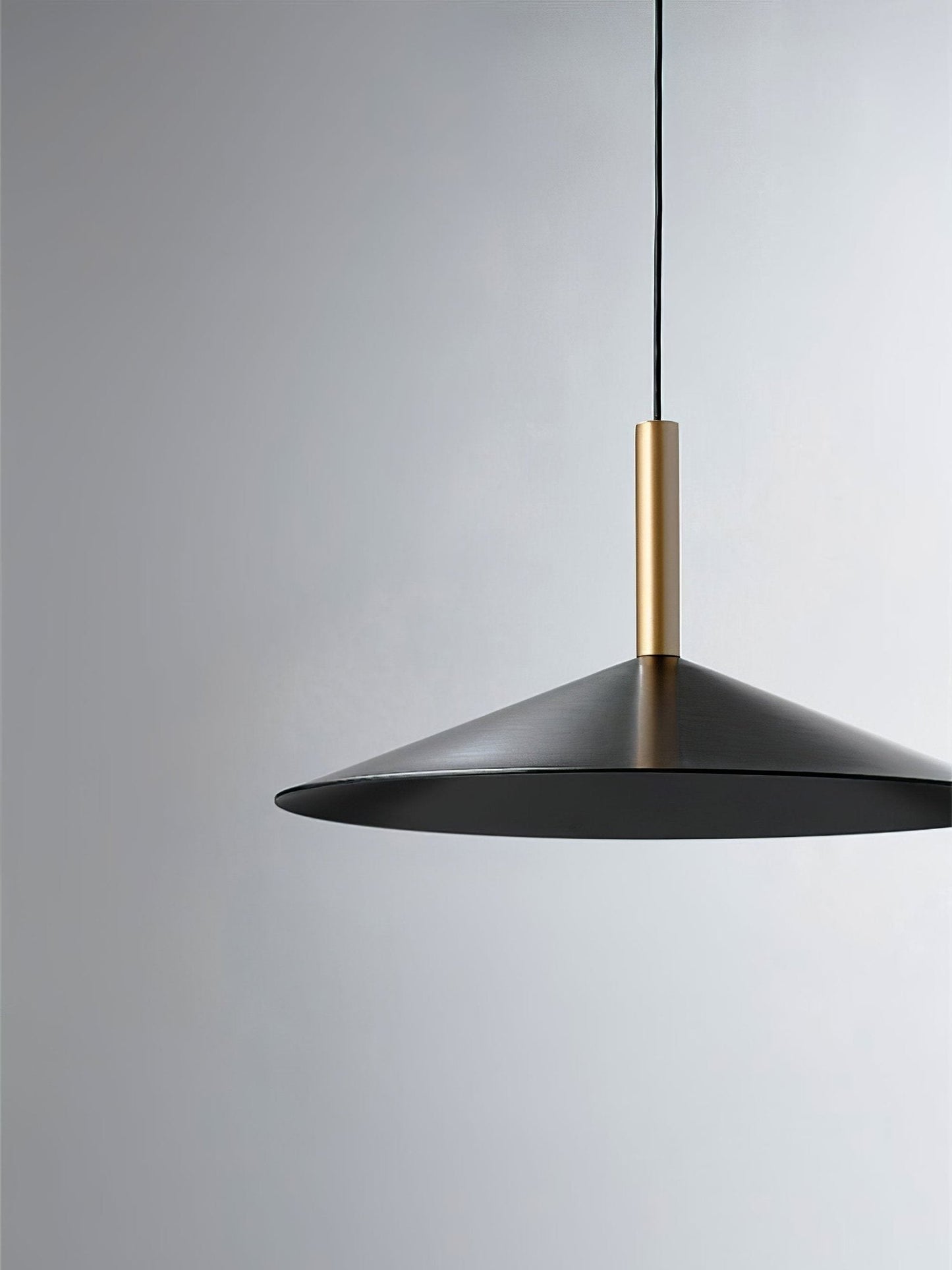 Altura Pendant Lamp Dia 12.8″ x H 9.1″ / Black / Warm Light Pendant light
