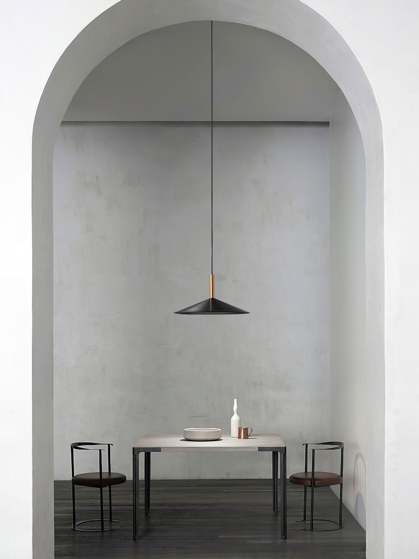 Altura Pendant Lamp Dia 12.8″ x H 9.1″ / Black / Warm Light Pendant light