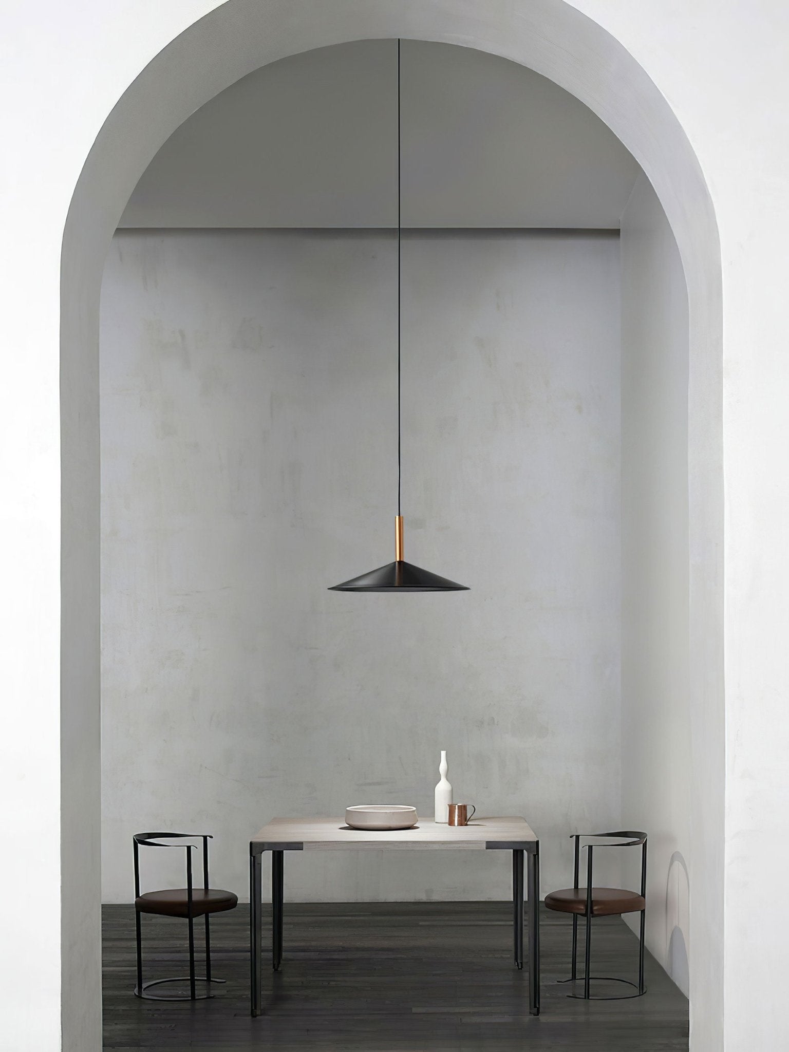 Altura Pendant Lamp Dia 12.8″ x H 9.1″ / Black / Warm Light Pendant light