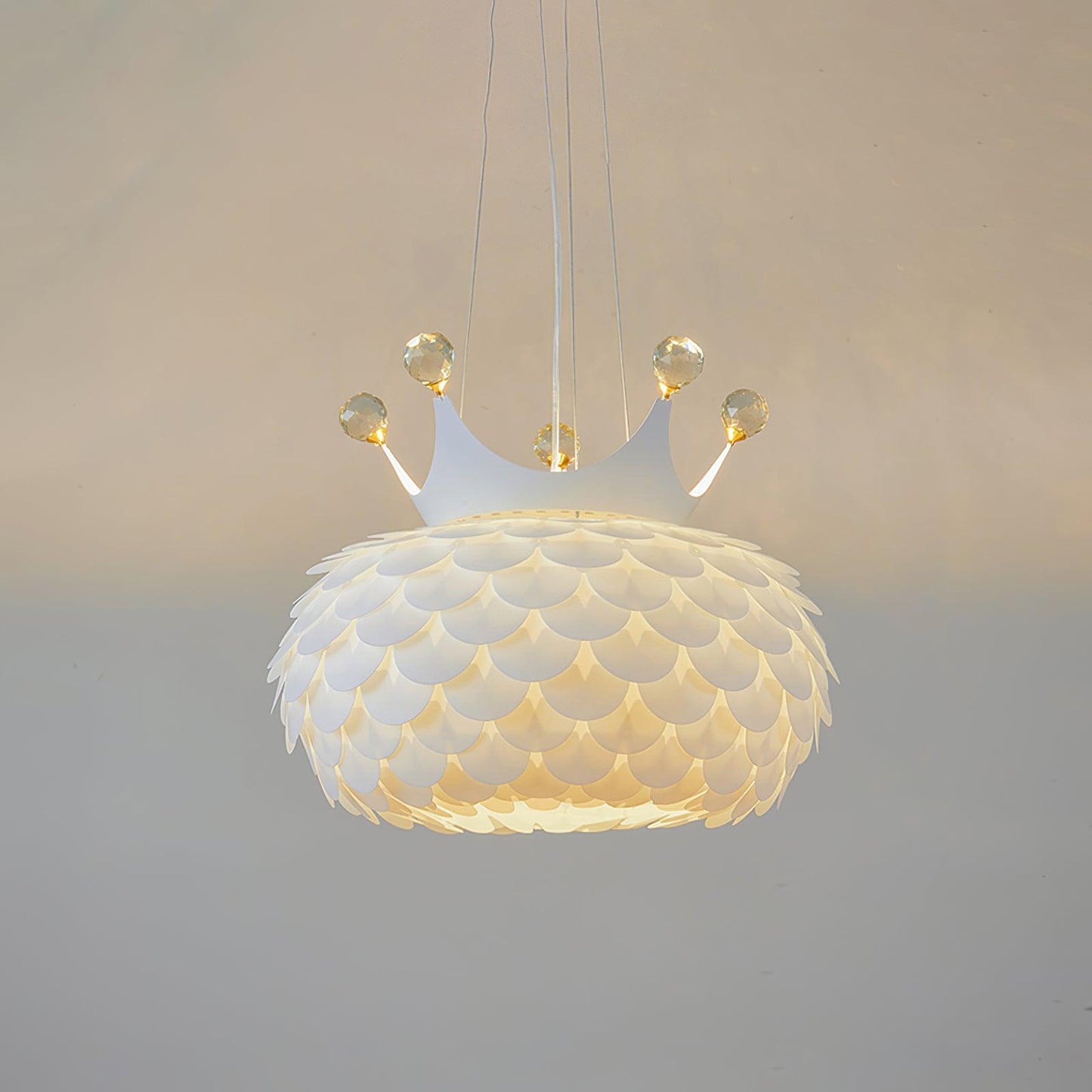 Aluvia Crown Pendant Lamp Dia 11.8″ x H 16.5″ / Dia 30cm x H 42cm / White Pendant light