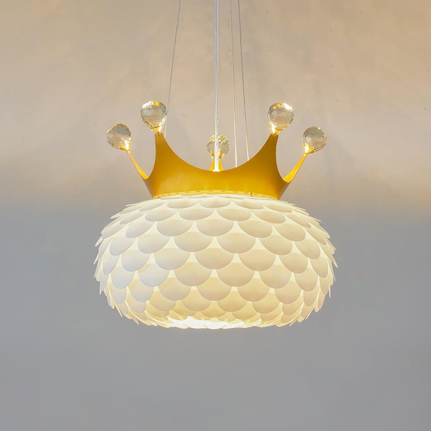 Aluvia Crown Pendant Lamp Dia 11.8″ x H 16.5″ / Dia 30cm x H 42cm / Gold Pendant light