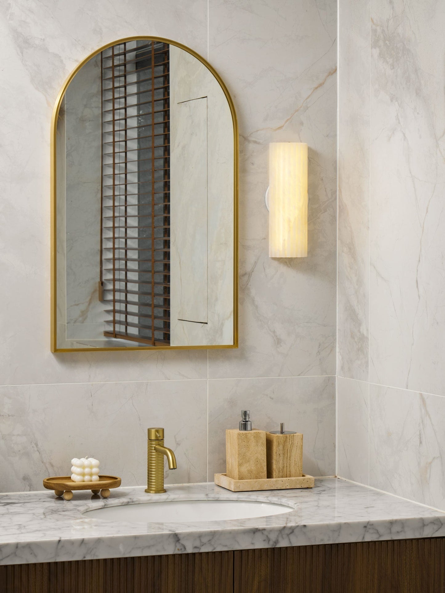 Alvia Alabaster Wall Light 1001 Wall lamp