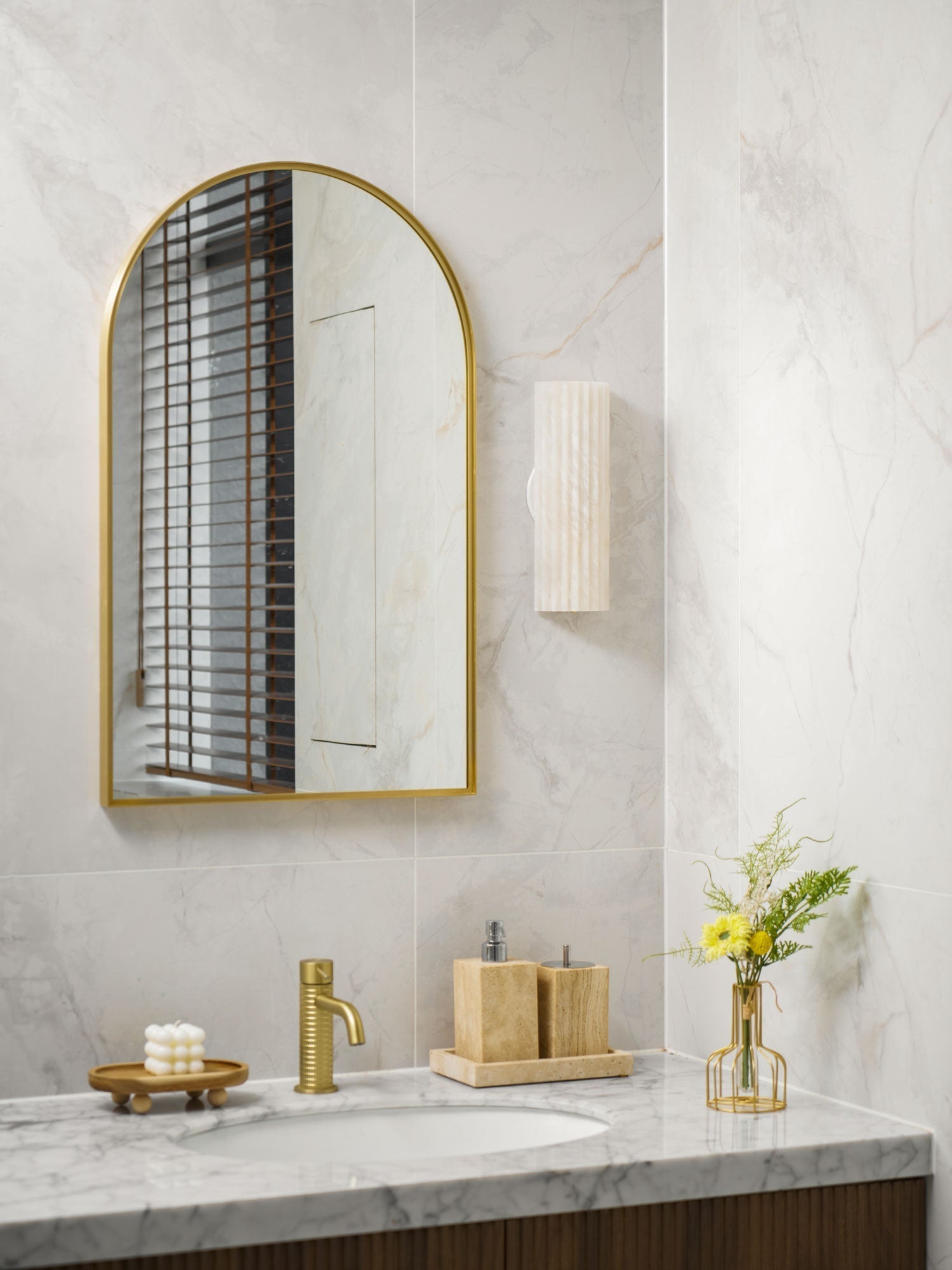 Alvia Alabaster Wall Light 1001 Wall lamp