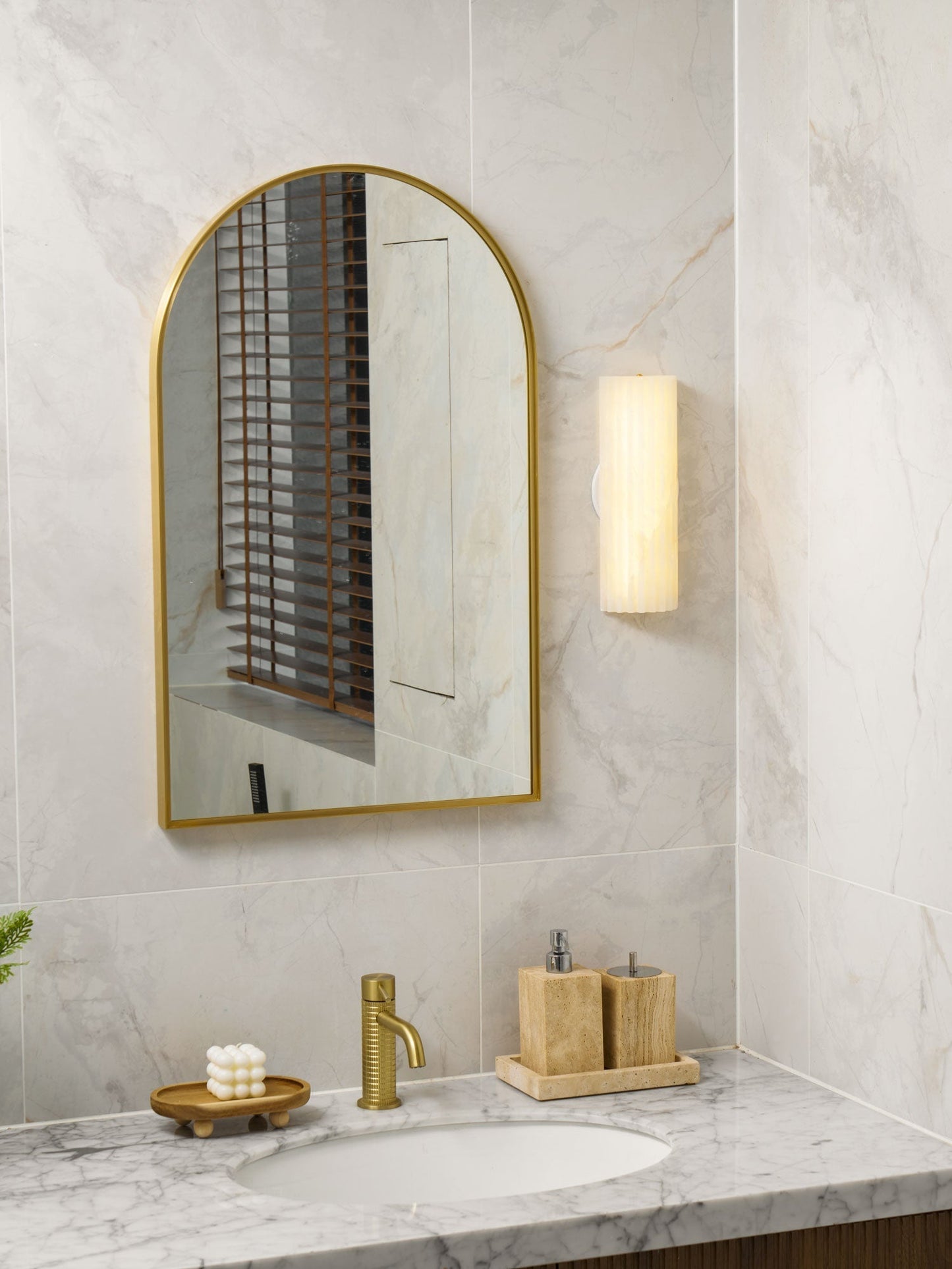 Alvia Alabaster Wall Light 1001 Wall lamp