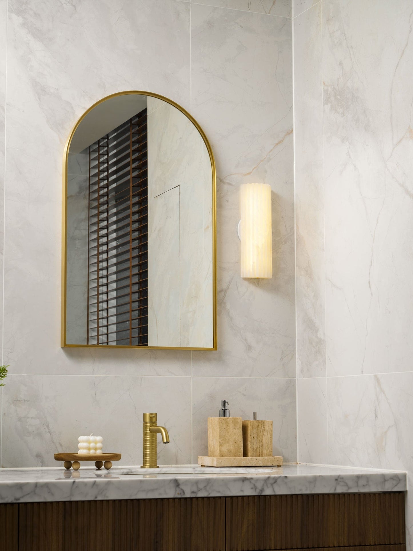 Alvia Alabaster Wall Light 1001 Wall lamp