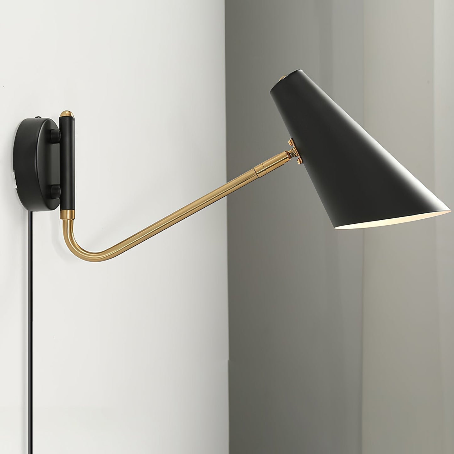 Apex Plug-in Wall Sconce Wall lamp