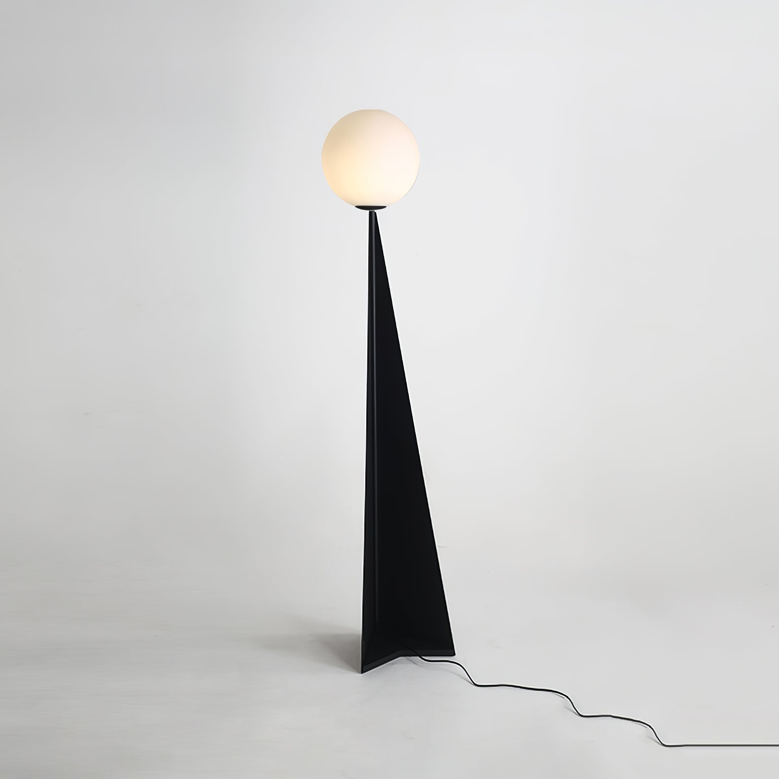 Apex Sphere Floor Lamp Dia 11.8″ x H 66.9″ / Dia 30cm x H 170cm / Black & White / US Plug Floor lamp