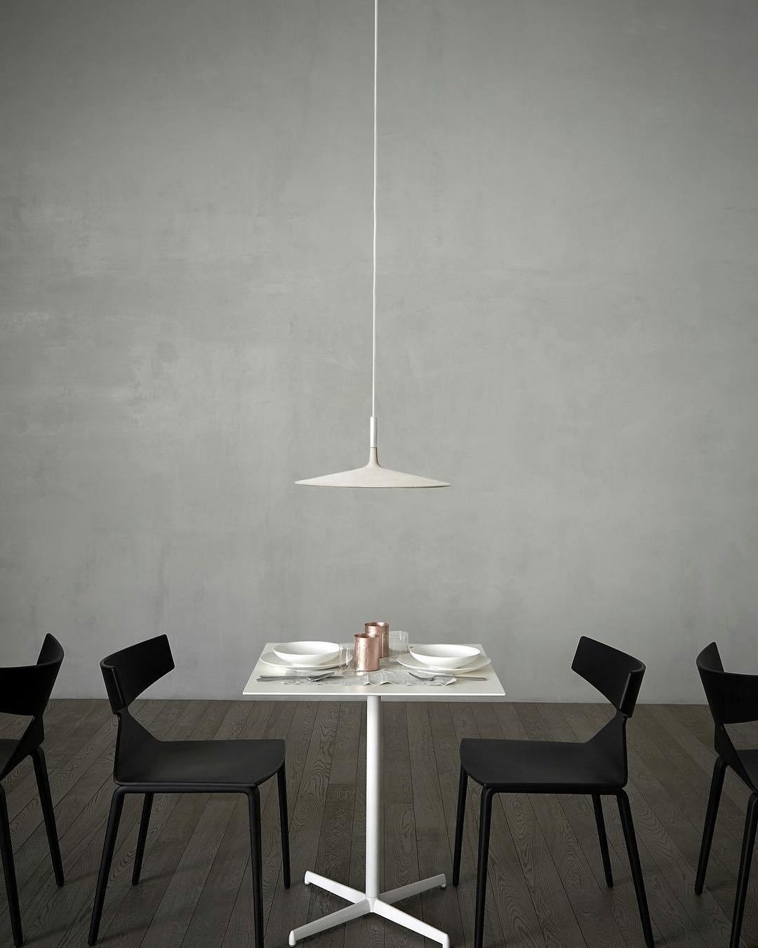 Aplomb Metal Pendant Lamp Pendant light