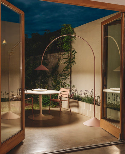 Arc Out Floor Lamp Floor lamp