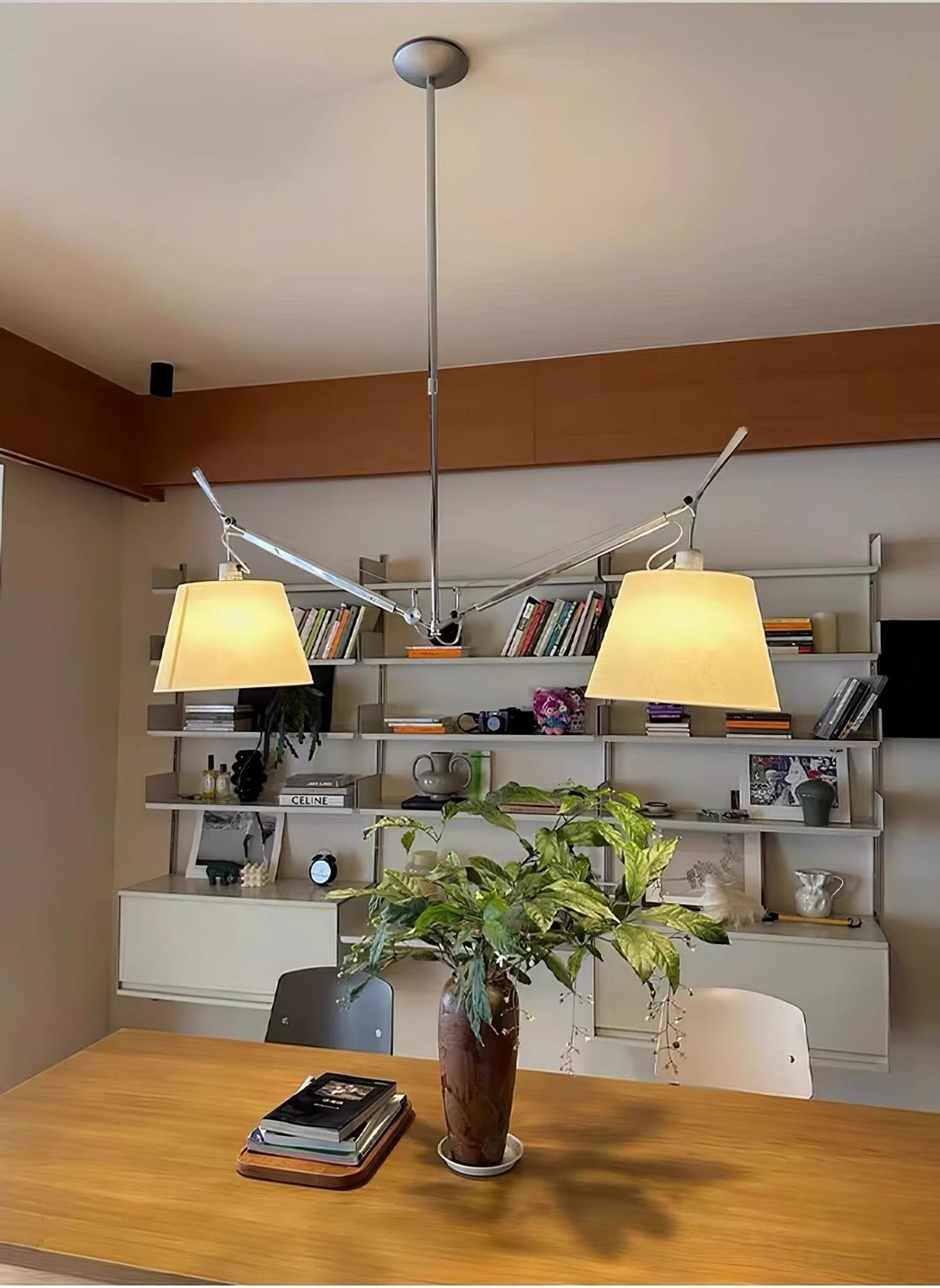 Arcadia Shade Pendant Lamp Dia 47.2″ x H 35.4-51.2″ / Chrome & White Pendant light