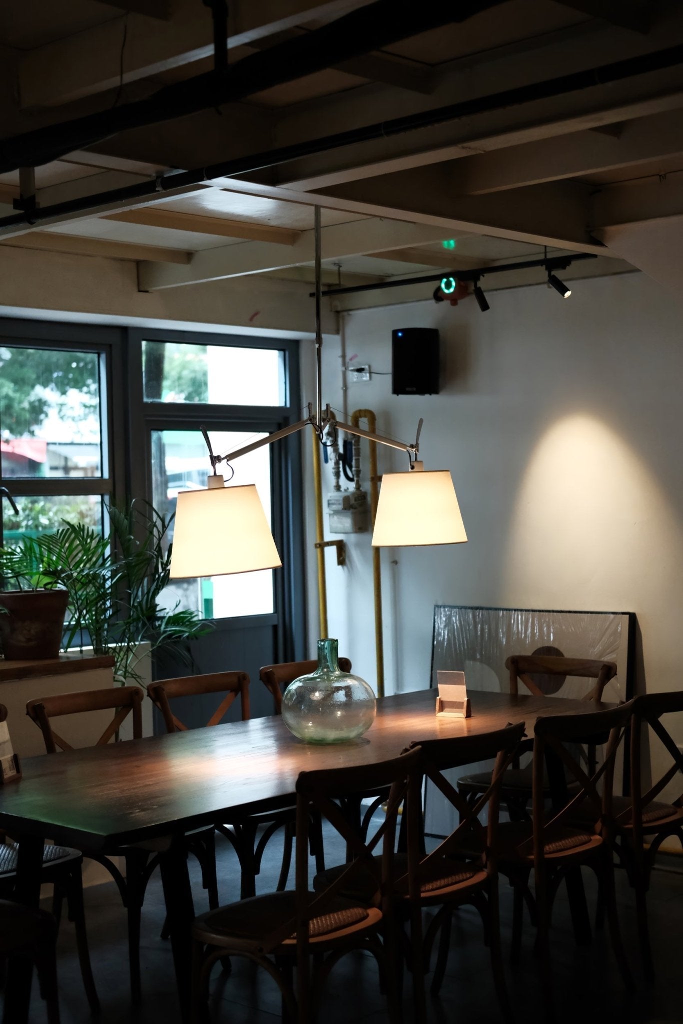 Arcadia Shade Pendant Lamp Dia 47.2″ x H 35.4-51.2″ / Chrome & White Pendant light