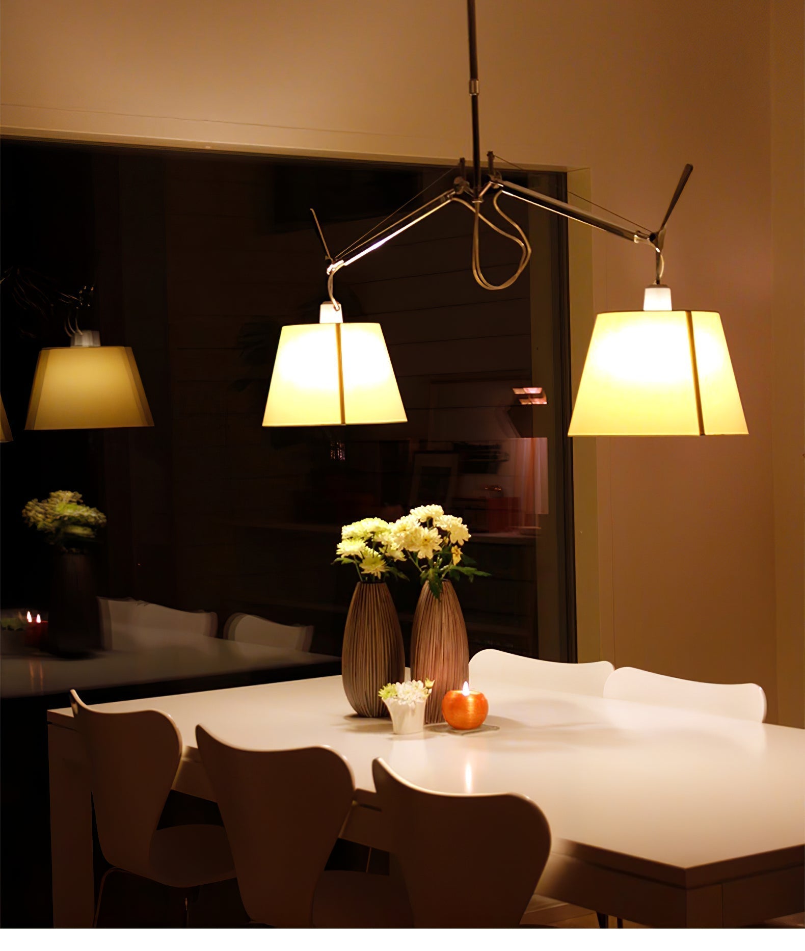 Arcadia Shade Pendant Lamp Dia 47.2″ x H 35.4-51.2″ / Chrome & White Pendant light