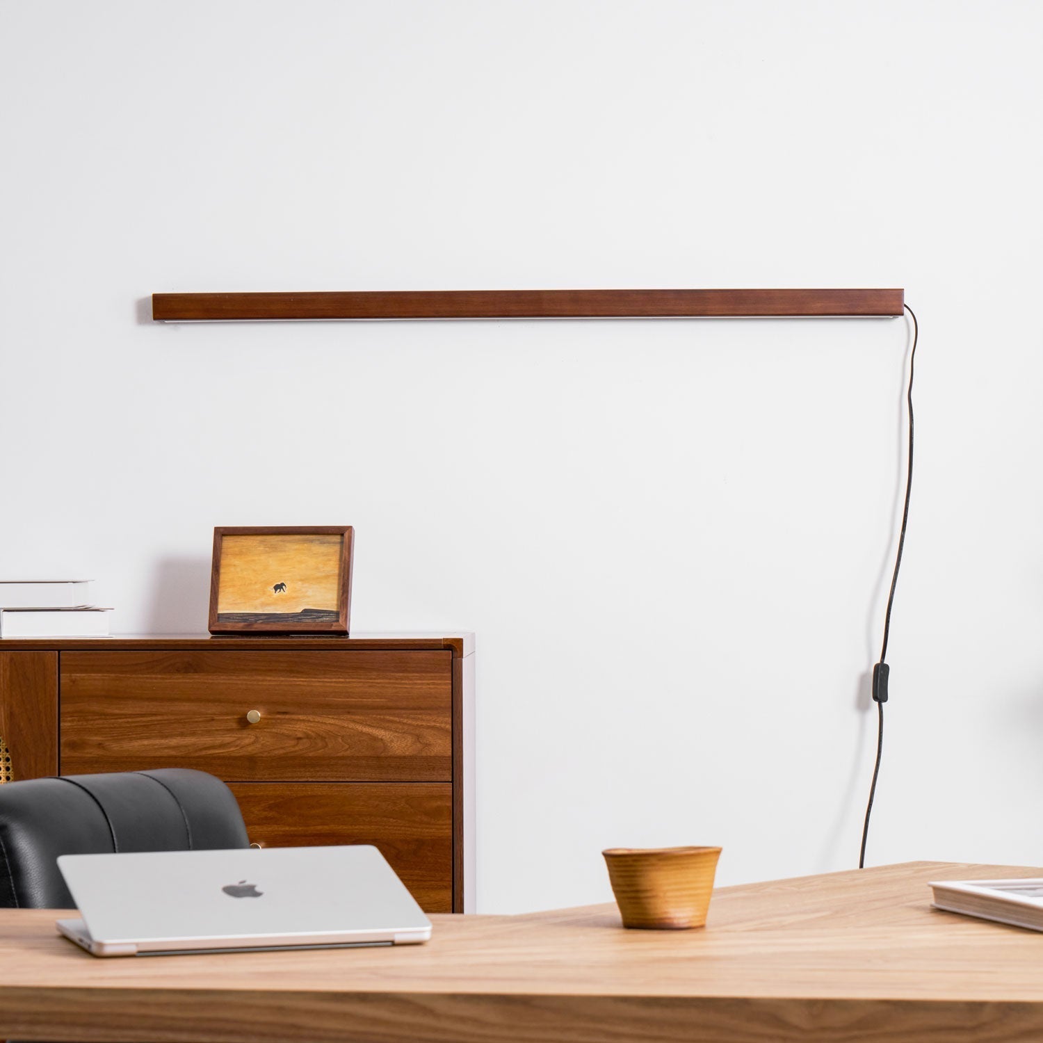 Arlo Linear Wood Plug-in Wall Light 1001 Wall lamp
