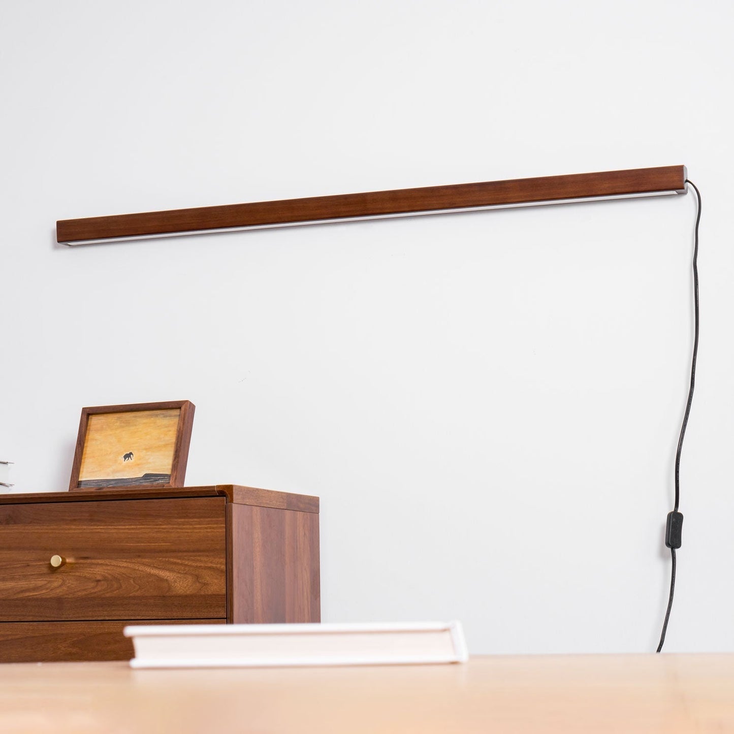 Arlo Linear Wood Plug-in Wall Light 1001 Wall lamp