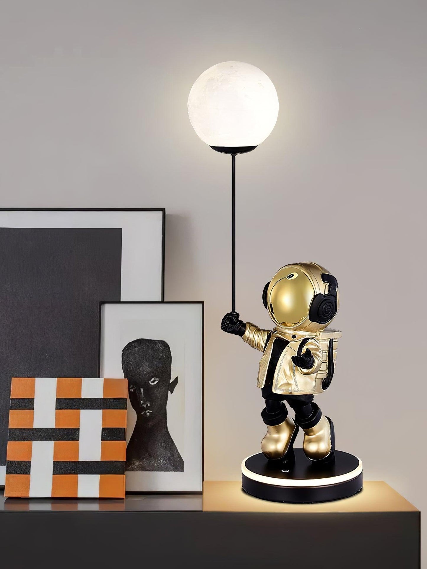 Astronaut and Planet Lamp Table lamp
