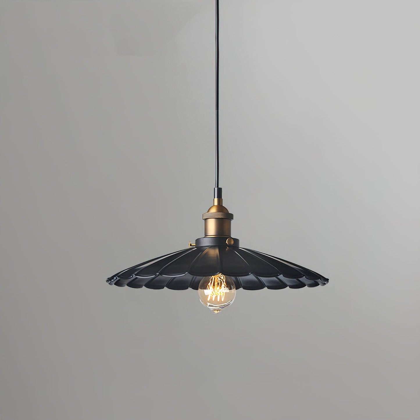 Black Skirt Pendant Light Dia 13.8″ x H 5.5″ / Dia 35cm x H 14cm / Gold & Black Pendant light