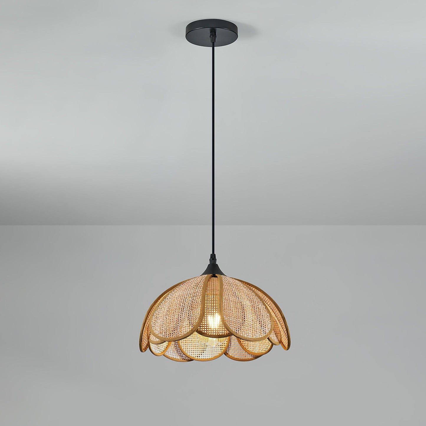 Bloom Rattan Pendant Lamp 1 head Dia 11.8″ x H 10.2″ / Dia 30cm x H 26cm / Black & Natural Rattan Pendant light