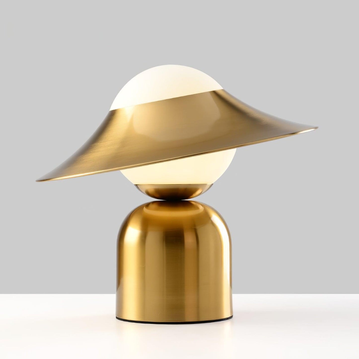 Bonbon Disc Table Lamp Dia 10.2″ x H 13.7″ / Dia 26cm x H 35cm / Gold + White / US plug Table lamp