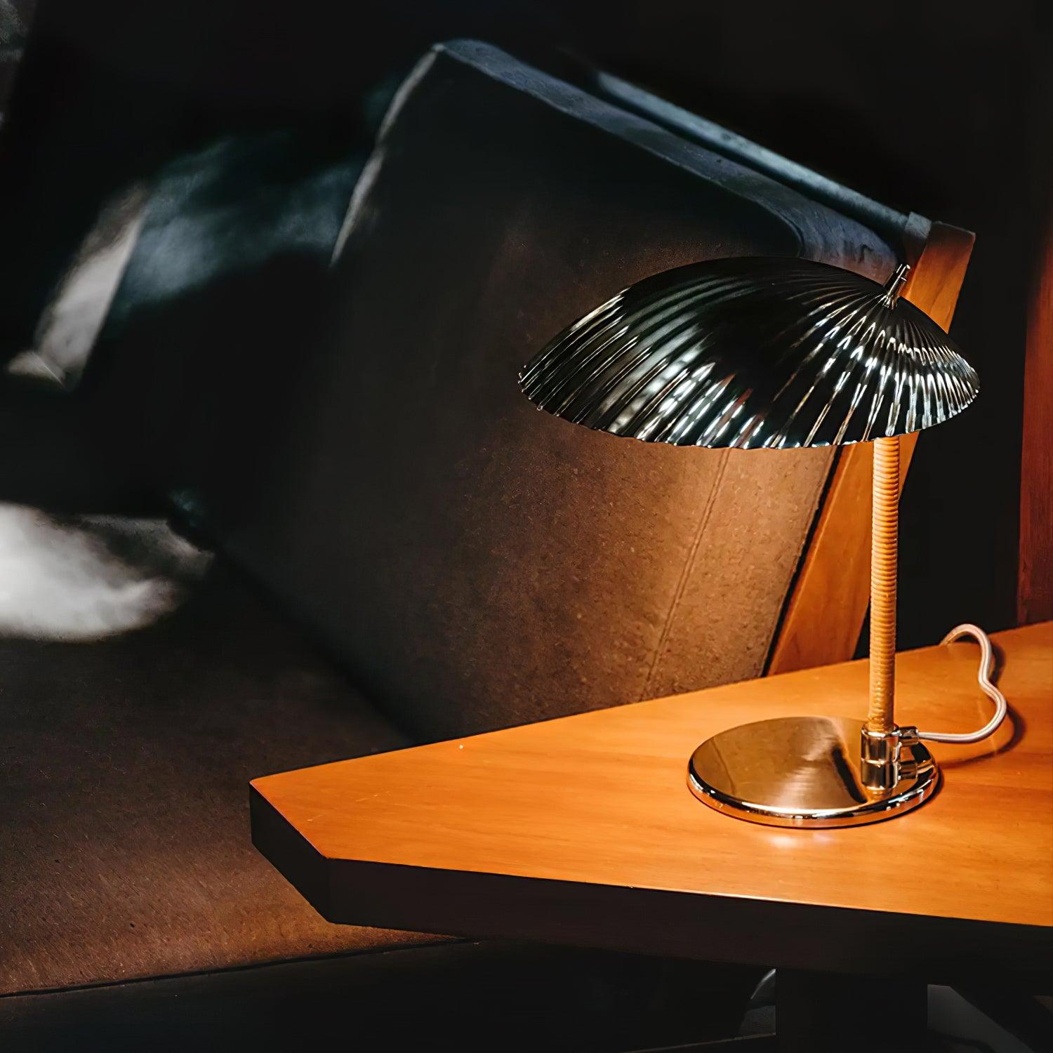 Brass Shell Table Lamp Table lamp