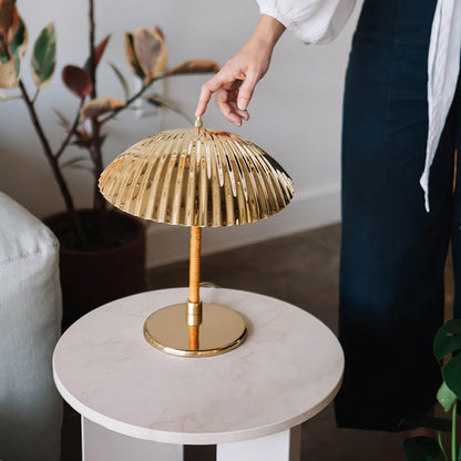 Brass Shell Table Lamp Table lamp