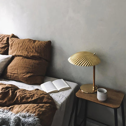Brass Shell Table Lamp Table lamp