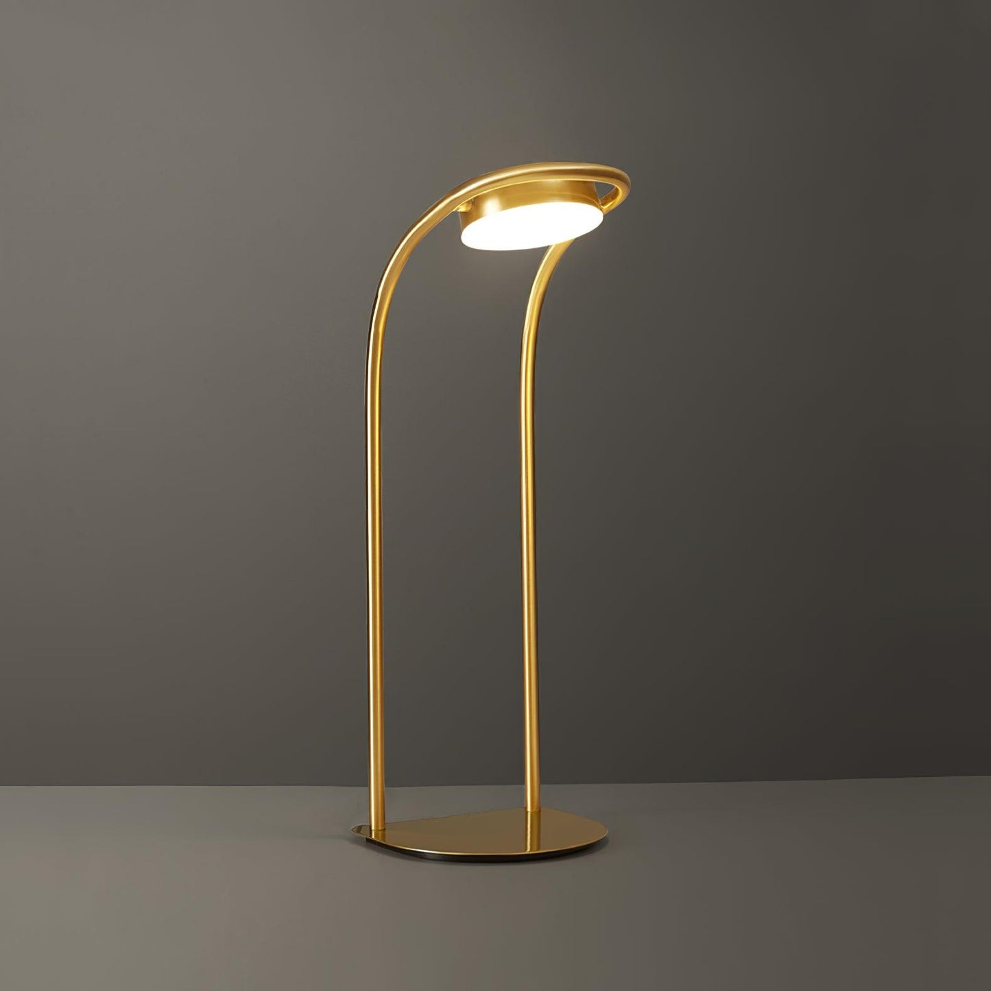 C Ball Table Lamp L 7.1″ x W 5.9″ x H 18.1″ / L 18cm x W 15cm x H 46cm / Brass / US plug Table lamp