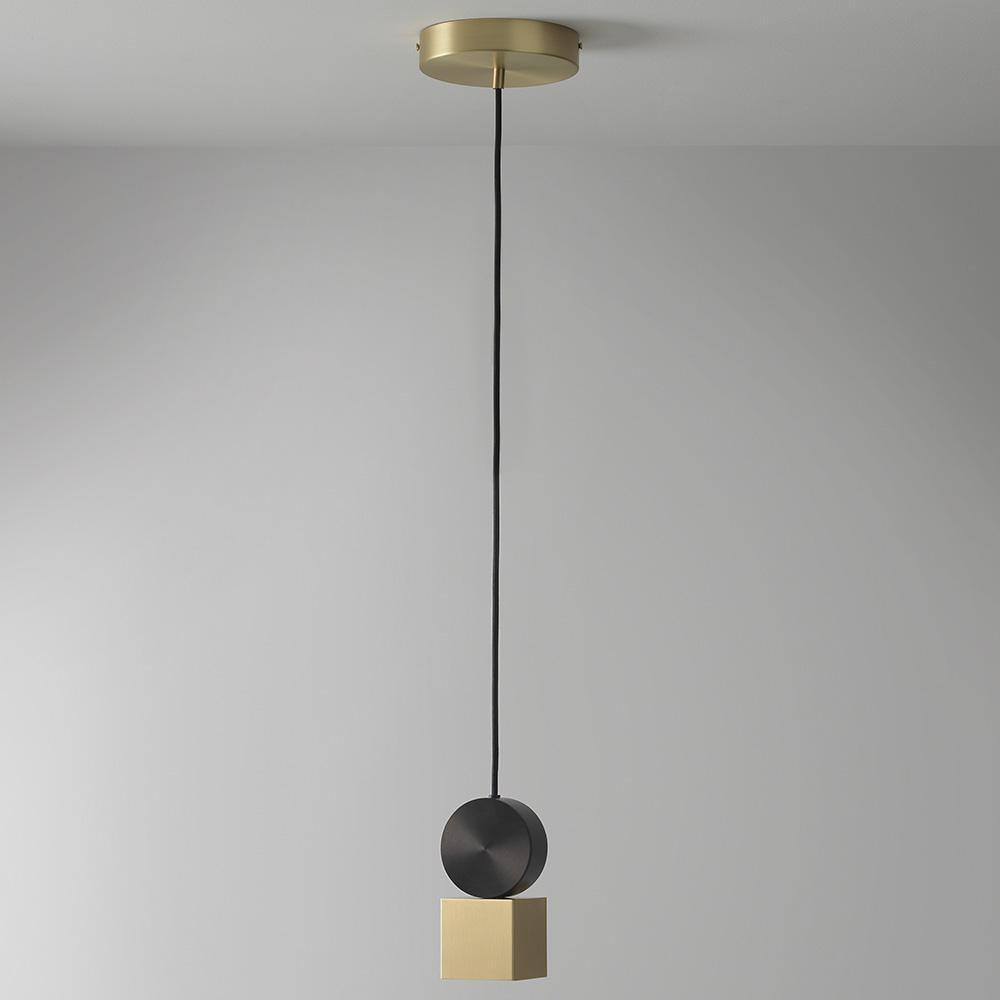 Cale Pendant Collection Dia 3.2″ x H 7.1″ / Dia 8cm x H 18cm / Gold / Warm Light Pendant light