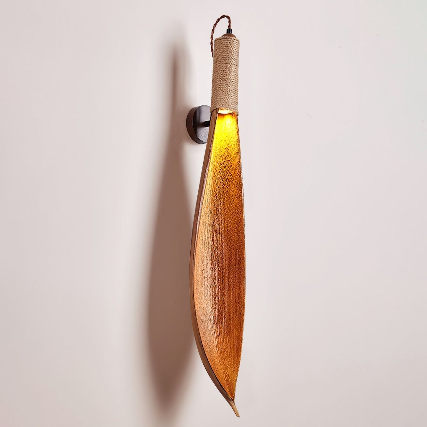 Cocoa Leaf Wall Sconce Dia 5.1″ x H 33.5″ / Dia 13cm x H 85cm / Nature cocoa / 1 Piece Wall lamp