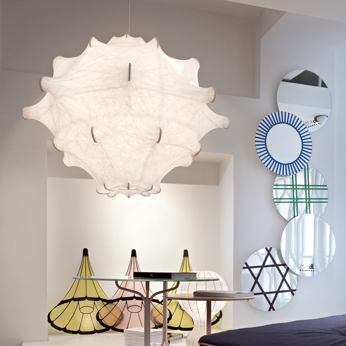 Cocoon Bloom Pendant Lamp Dia 24.8″ x H 19.7″ / Dia 63cm x H 50cm / White Pendant light