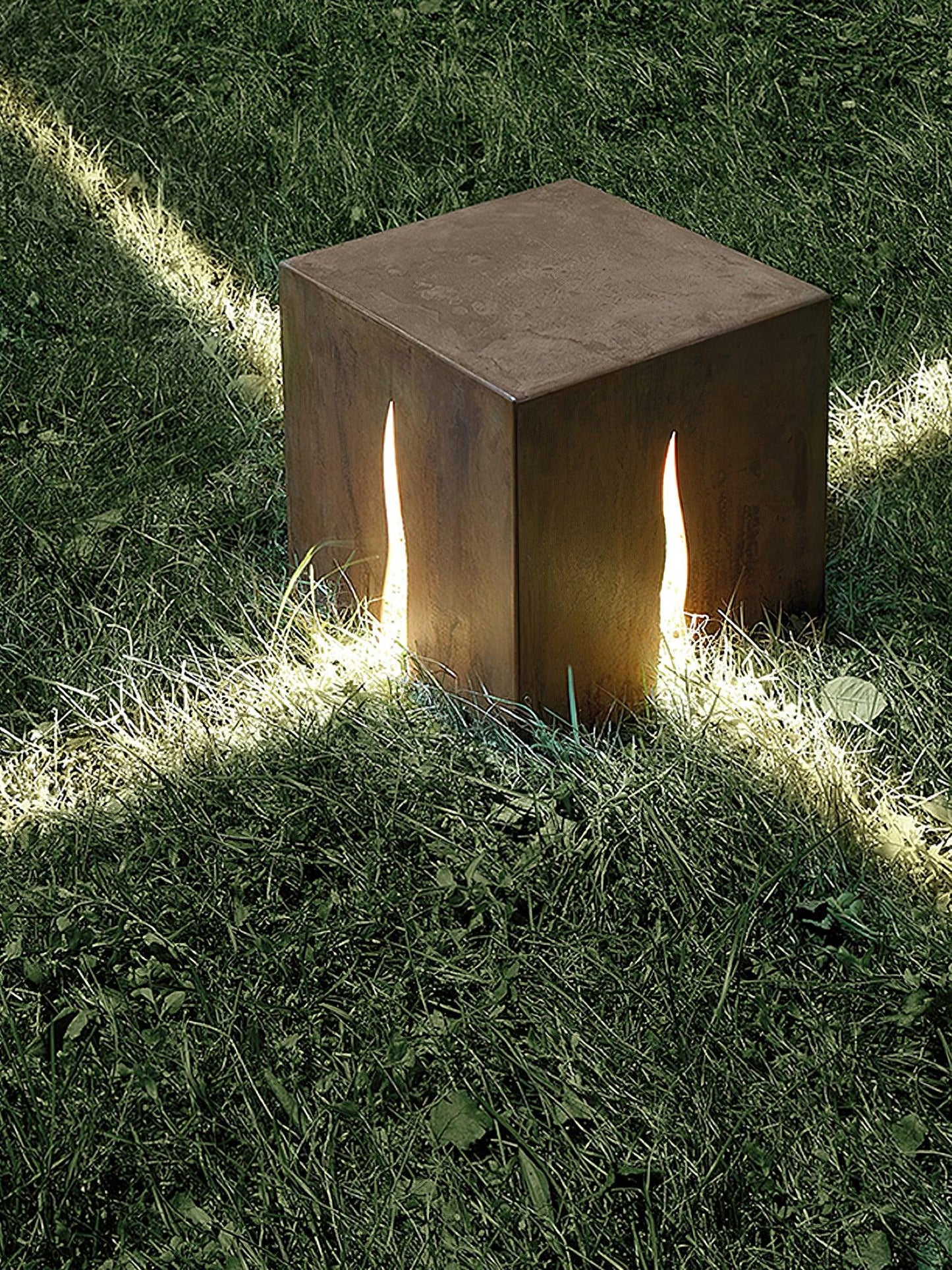 Crack Cube Outdoor Light Table lamp