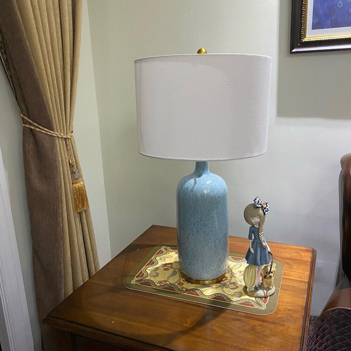 Culloden Table Lamp Dia 15″ x H 26.8″ / Dia 38cm x H 68cm / Blue & White / US plug Table lamp