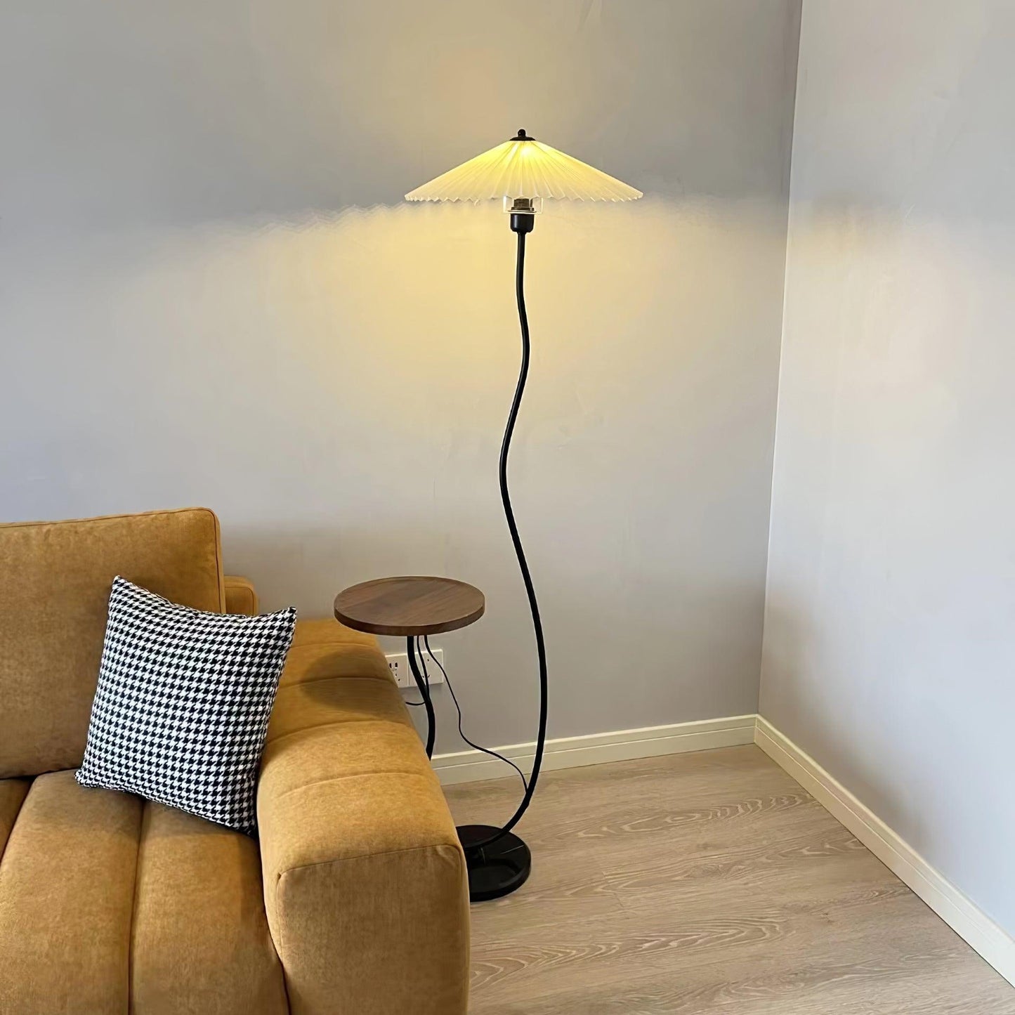 Curvatura Floor Lamp Floor lamp