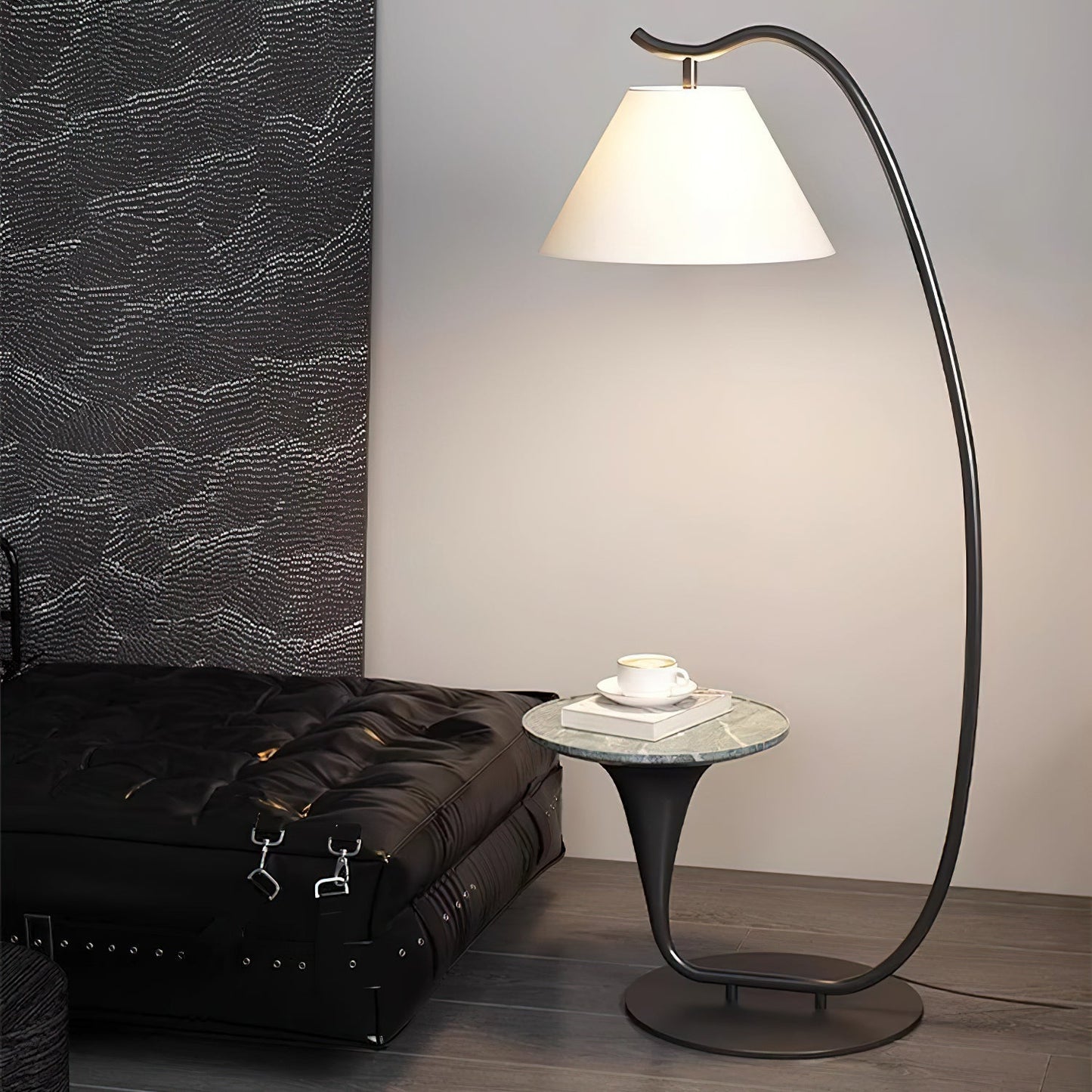 Curvature Floor Lamp Dia 19.7″ x H 65″ / Black & White Pallet / US Plug Floor lamp