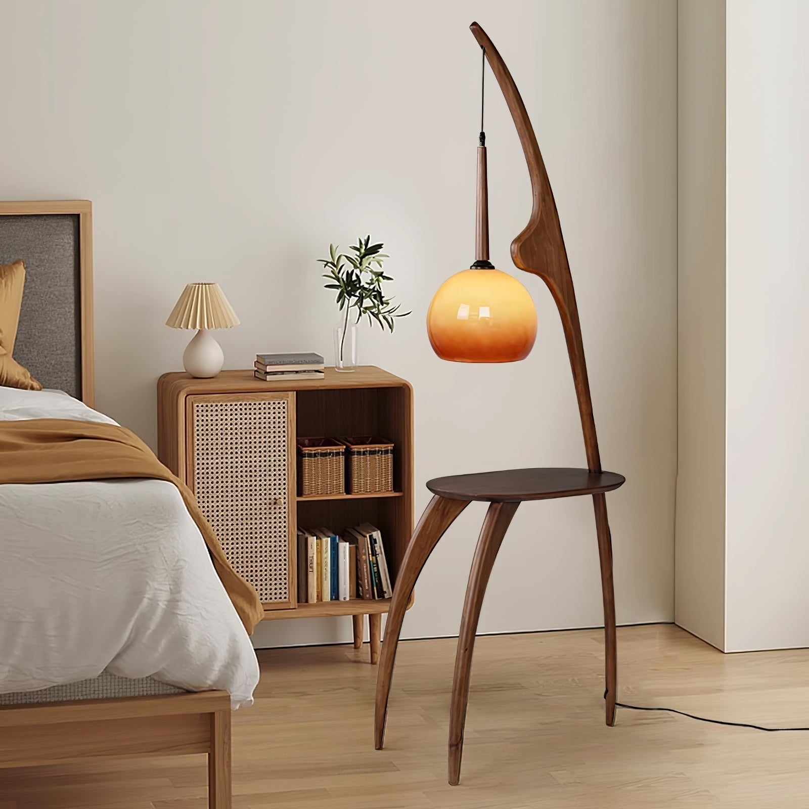 Curved Mantis Arm Floor Lamp Floor lamp