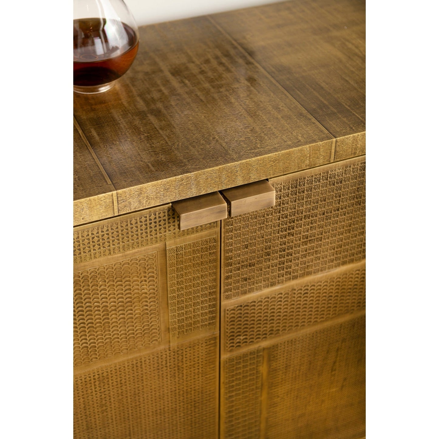 Villa & House Mark 4-Door Cabinet