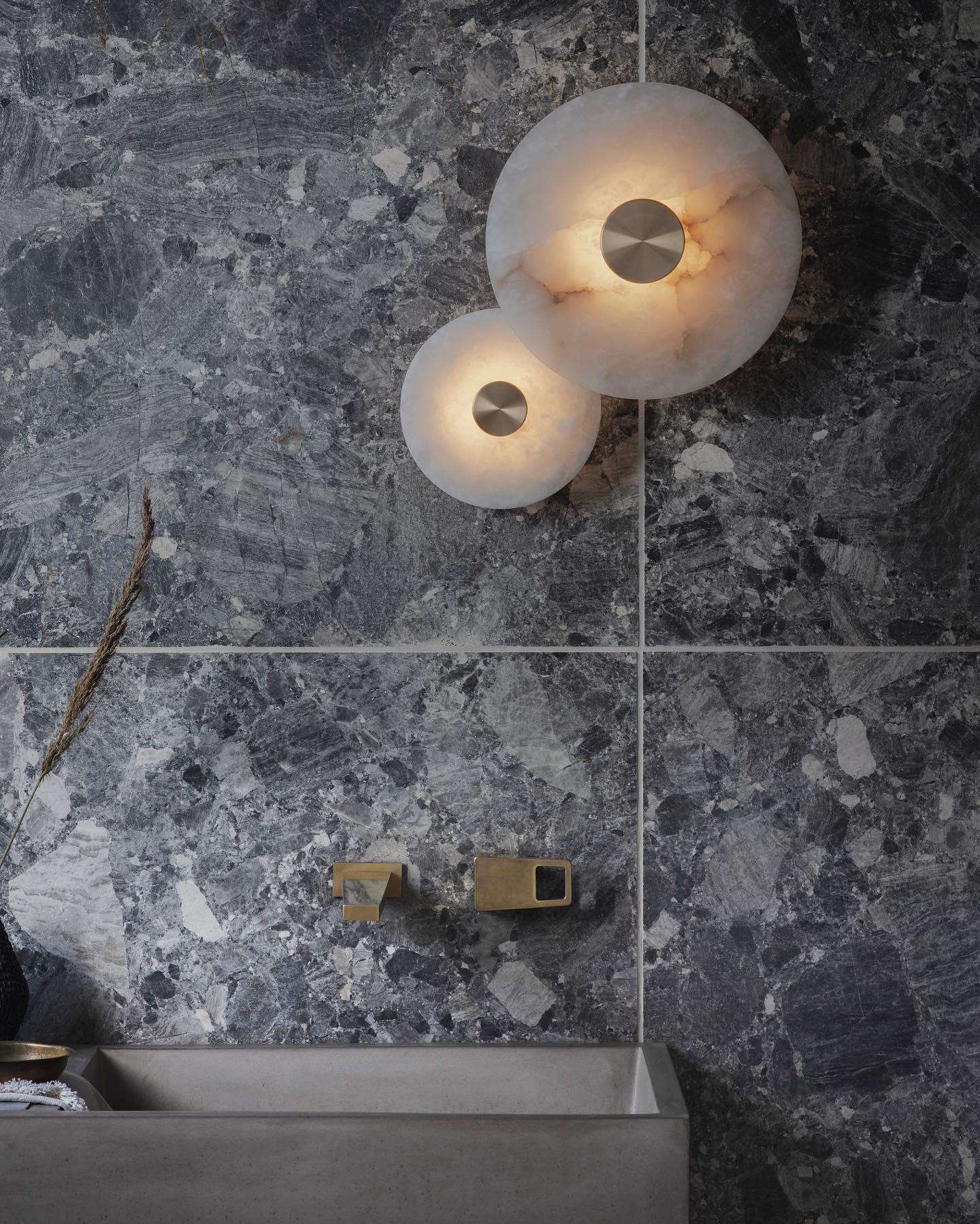 Disc Shaped Alabaster Wall Light Wall lamp