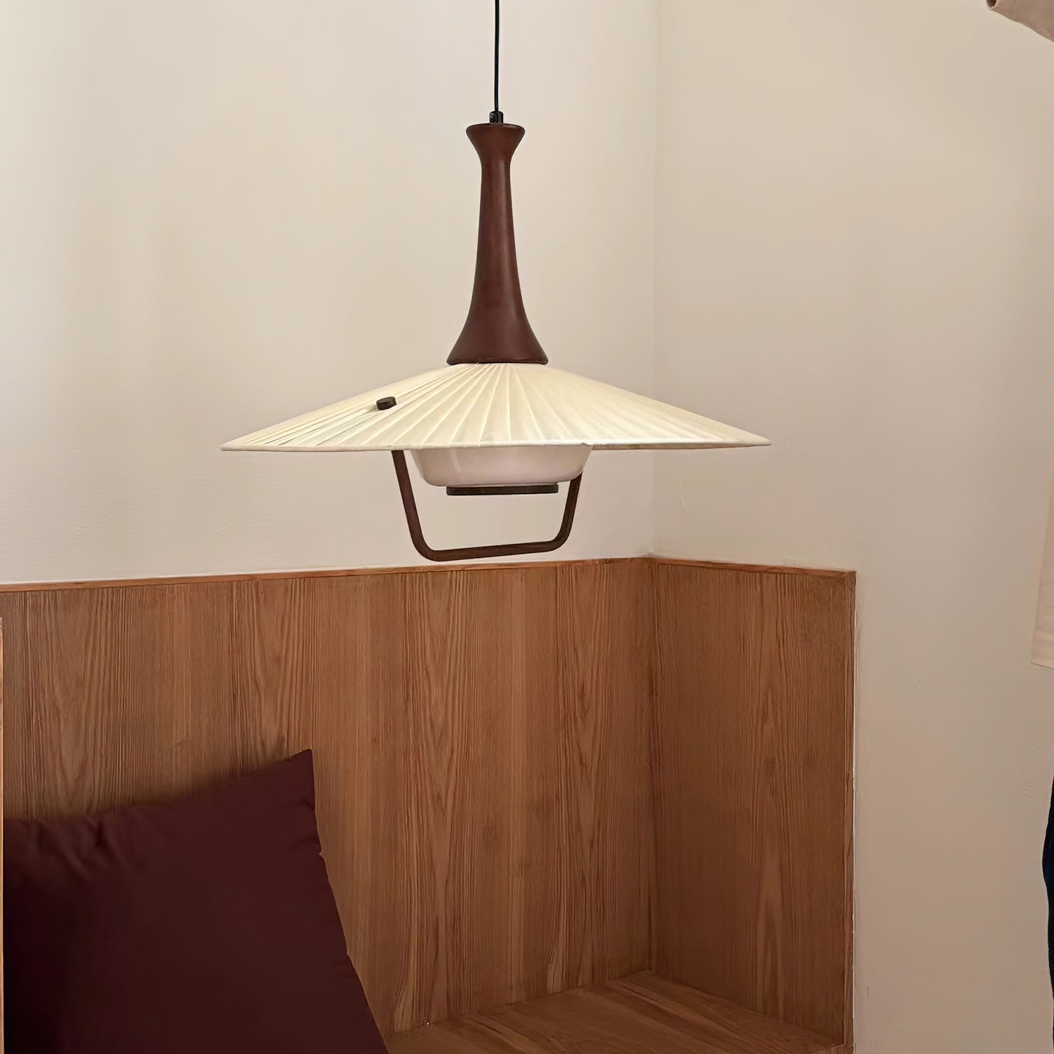 Eikon Pendant Lamp Dia 17.7″ x H 13.8″ / Walnut color & White Pendant light